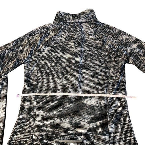 UNDER ARMOUR - WOMENS BLACK & WHITE PULLOVER - Picture 8 of 12